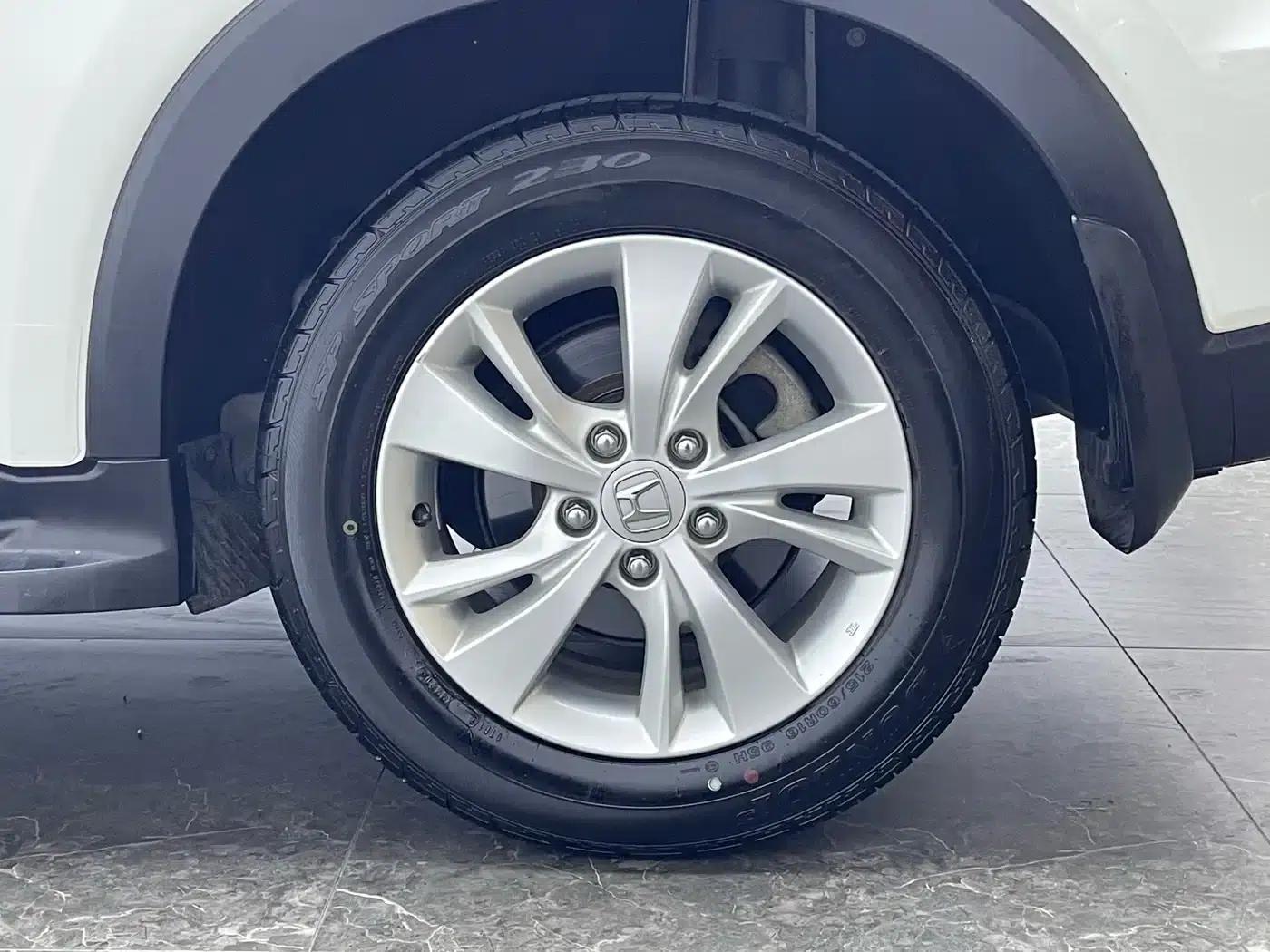 Vezel 2015 1.8L CVT 2WD Elite — миниатюра 6