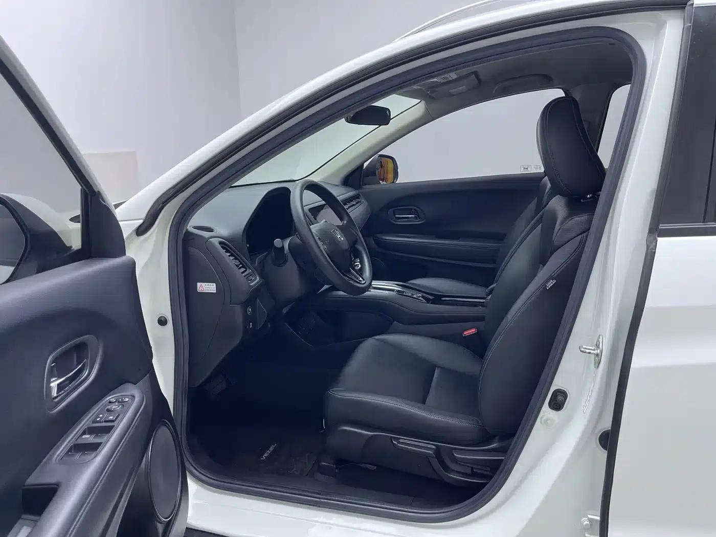 Vezel 2015 1.8L CVT 2WD Elite — миниатюра 9