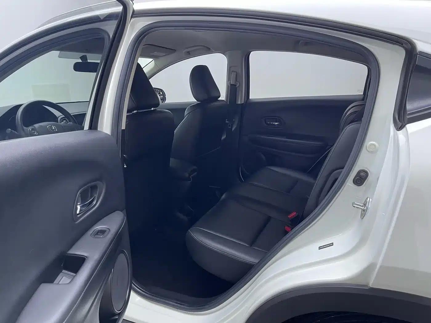 Vezel 2015 1.8L CVT 2WD Elite — миниатюра 10