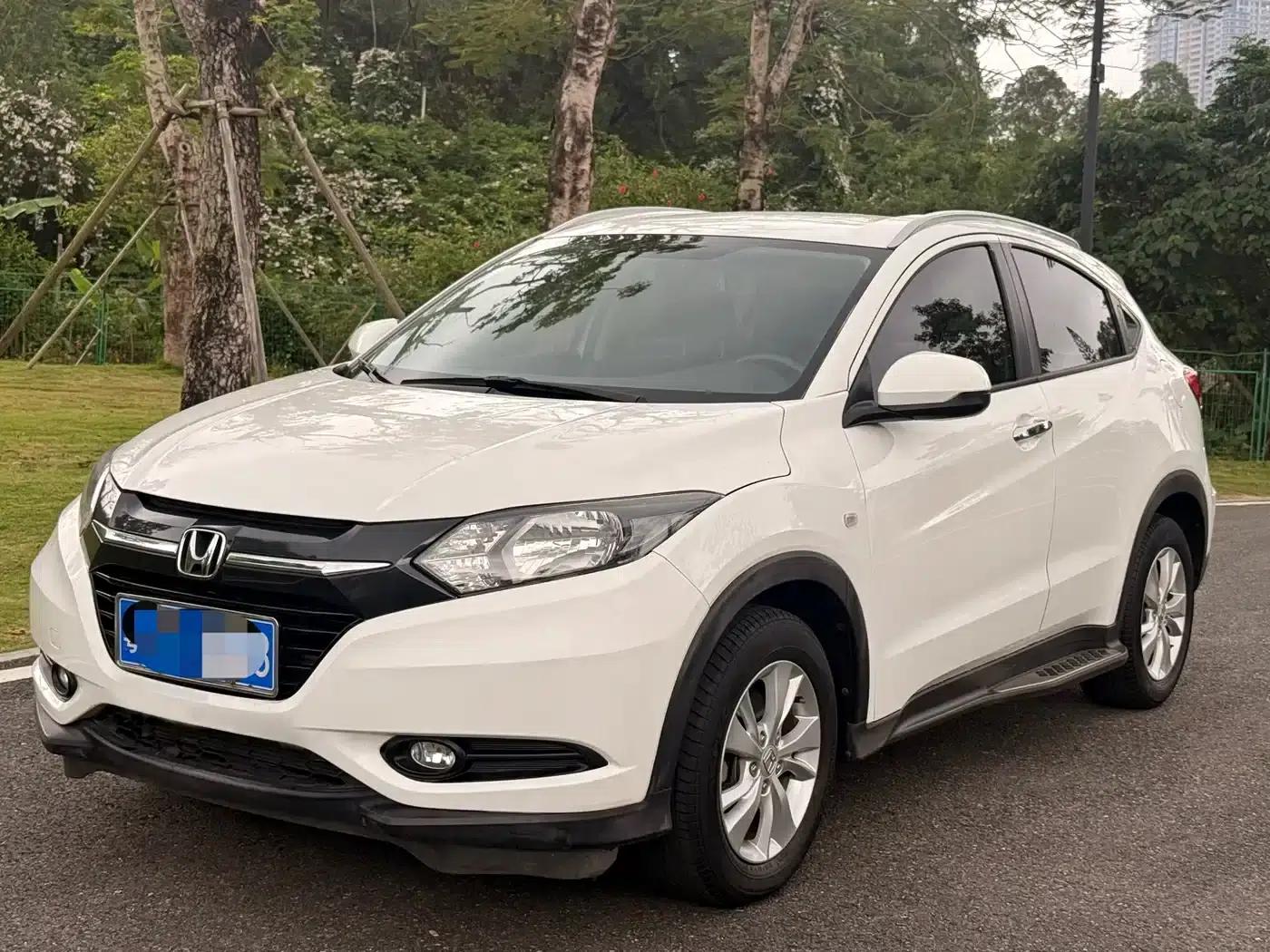 Vezel 2017 1.5L CVT 2WD Comfort Model — миниатюра 1