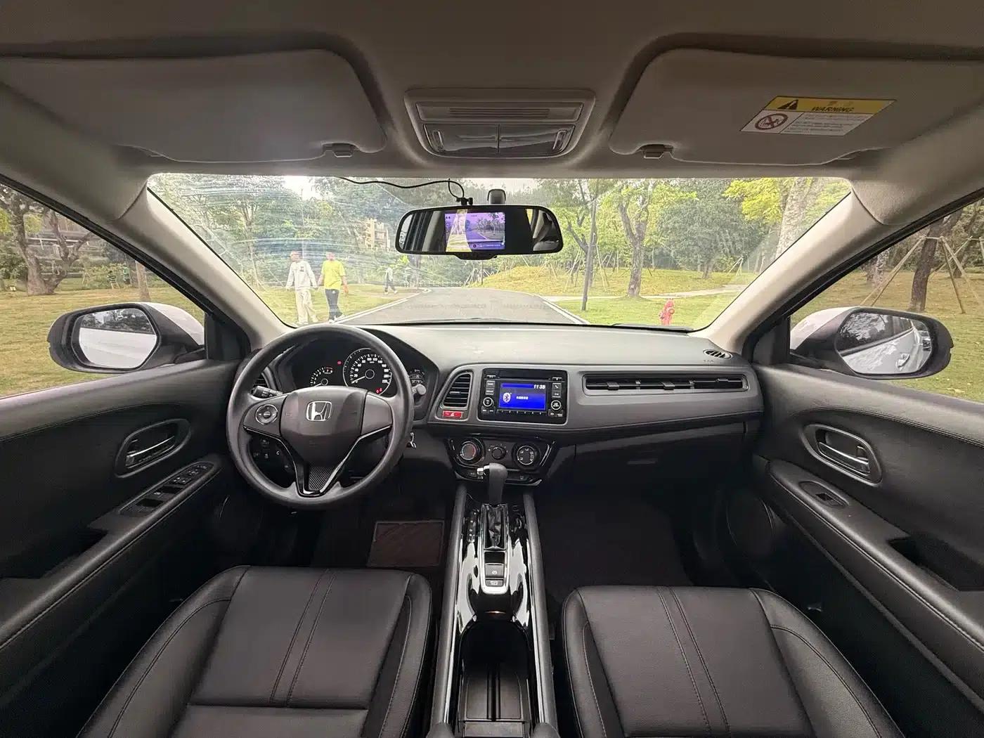 Vezel 2017 1.5L CVT 2WD Comfort Model — миниатюра 5