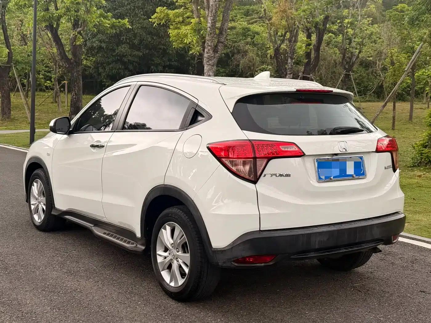 Vezel 2017 1.5L CVT 2WD Comfort Model — миниатюра 7
