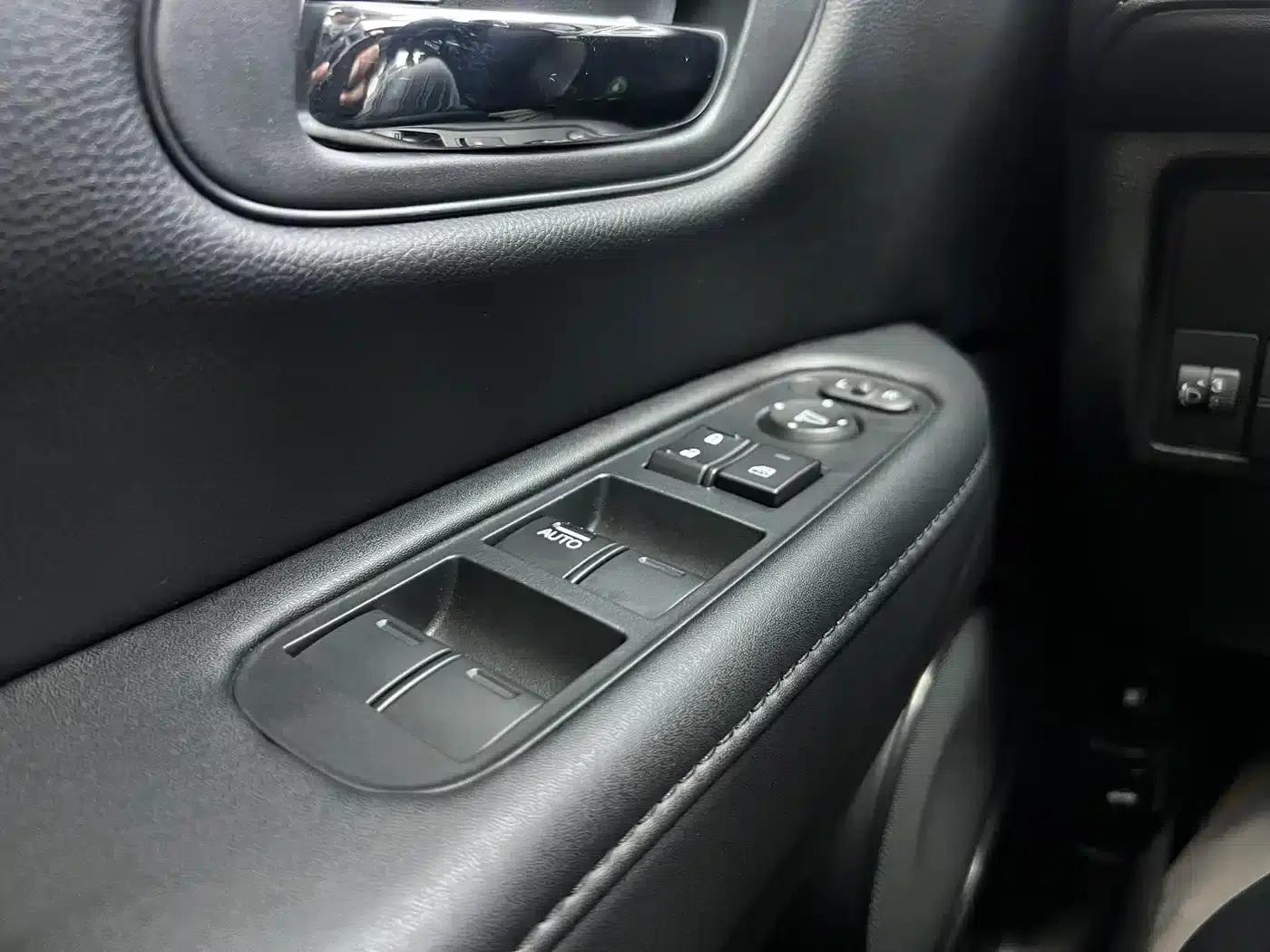 Vezel 2022 1.5L CVT Elite Smart Edition — миниатюра 11