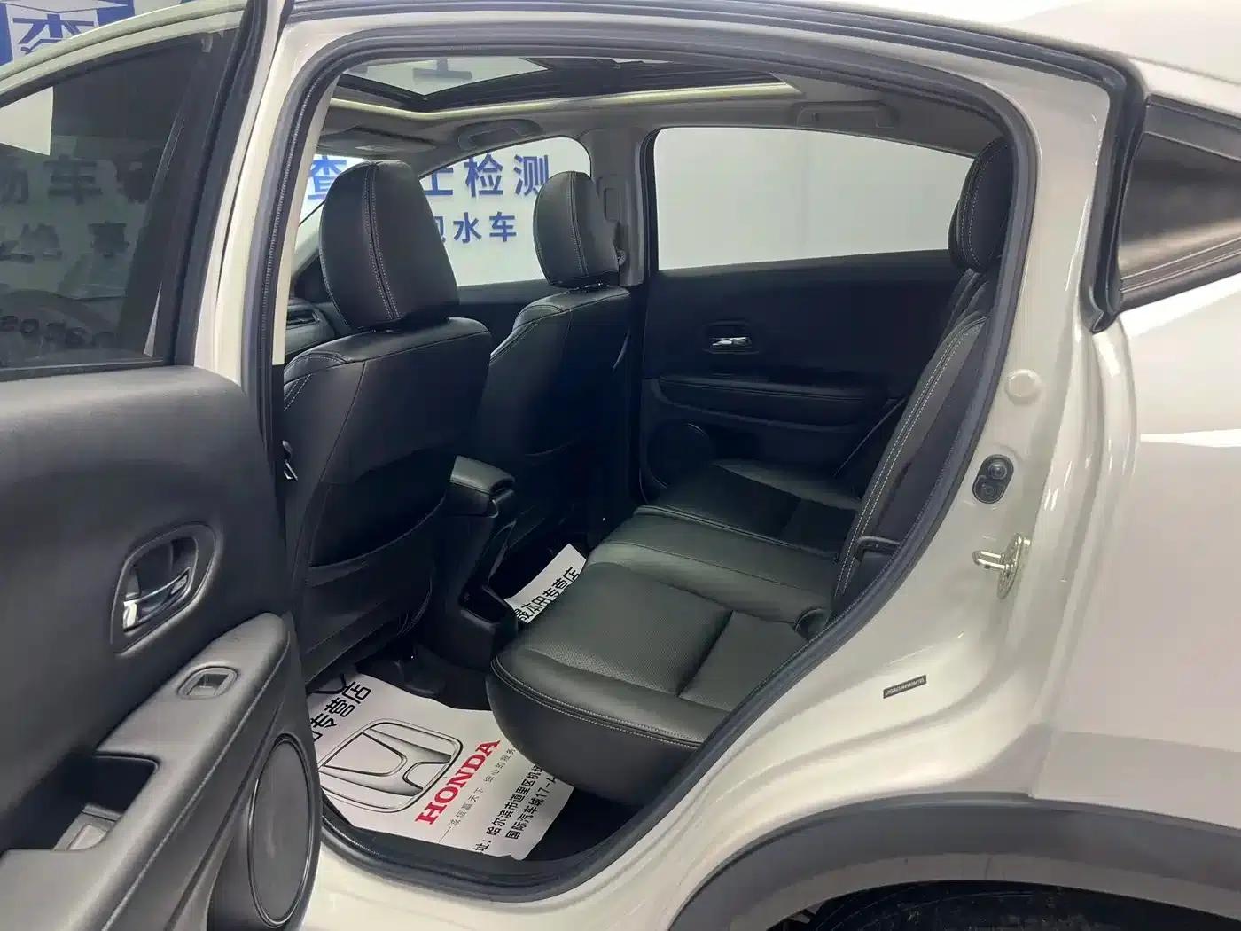 Vezel 2022 1.5L CVT Elite Smart Edition — миниатюра 8