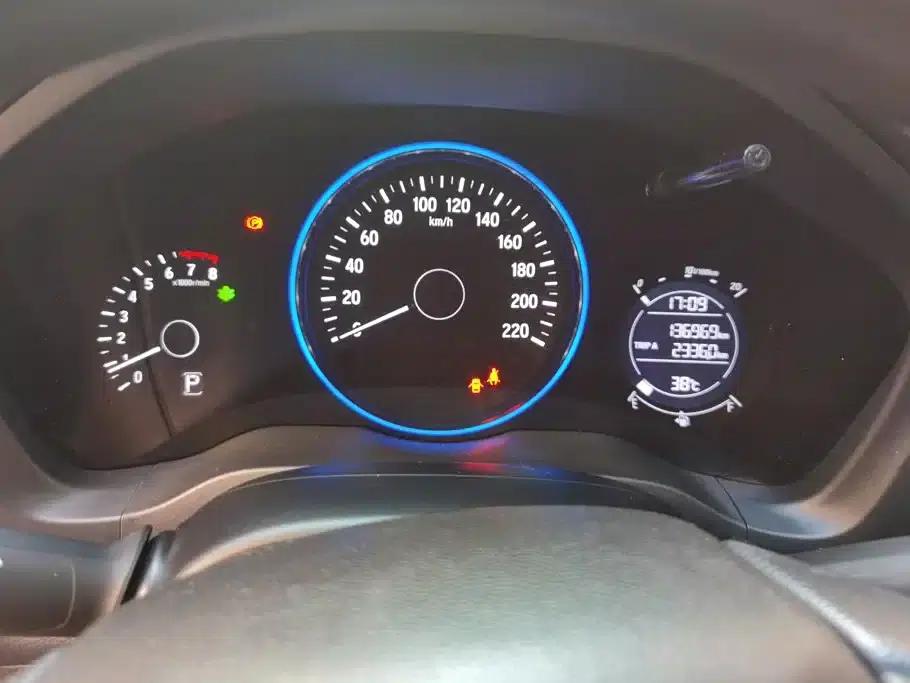 Vezel 2017 1.8L CVT 2WD Pioneer Edition — миниатюра 14