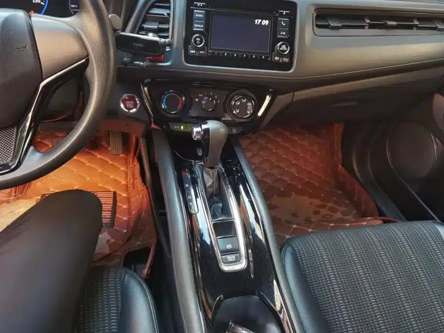 Vezel 2017 1.8L CVT 2WD Pioneer Edition — миниатюра 16