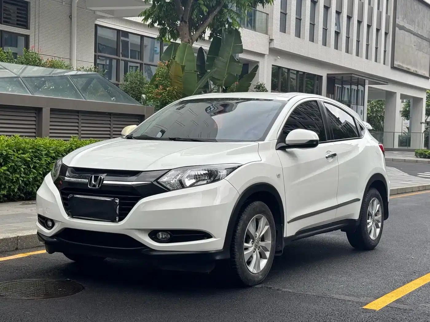Vezel 2015 1.8L CVT 2WD Elite — миниатюра 1