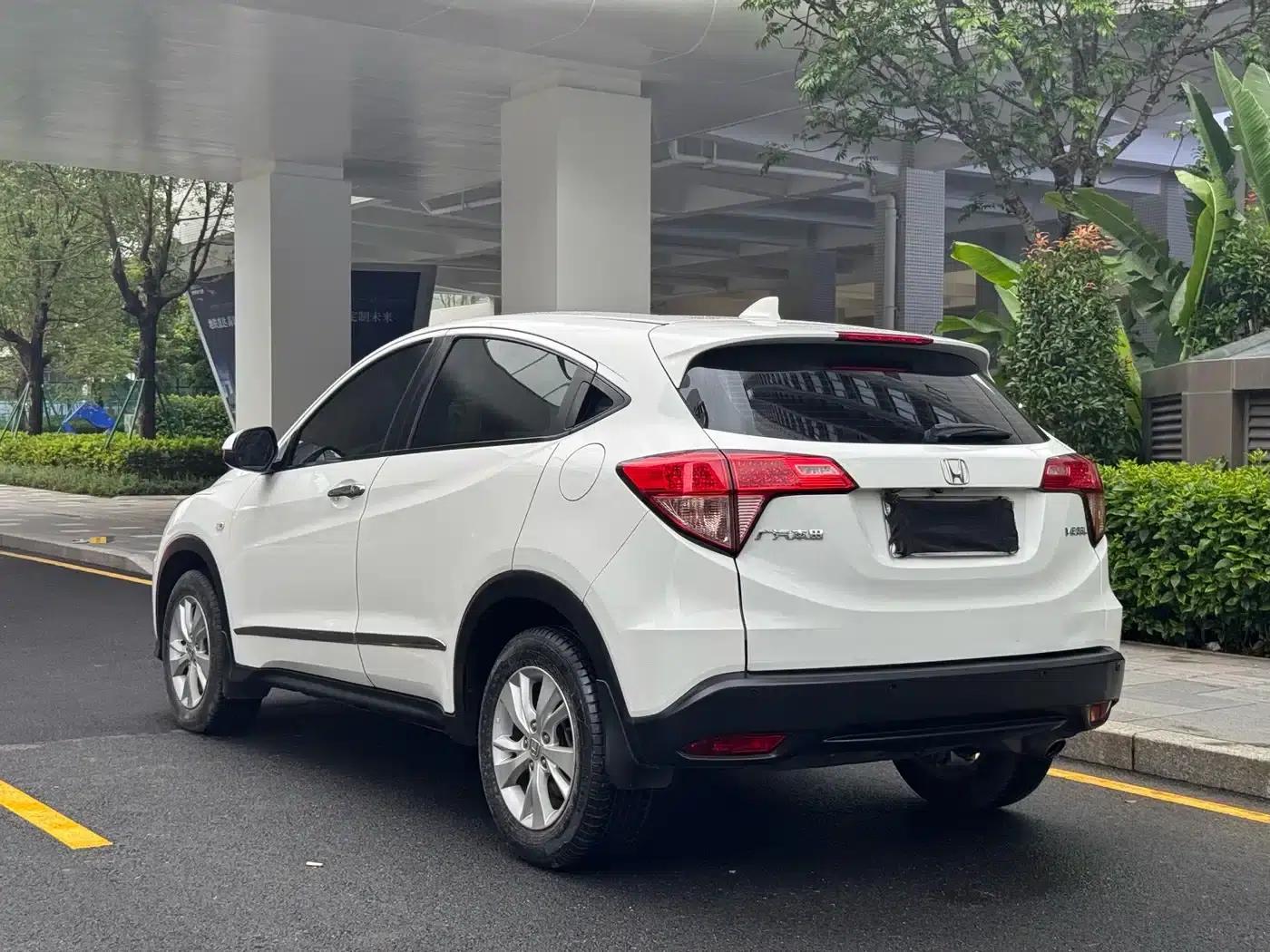 Vezel 2015 1.8L CVT 2WD Elite — миниатюра 8