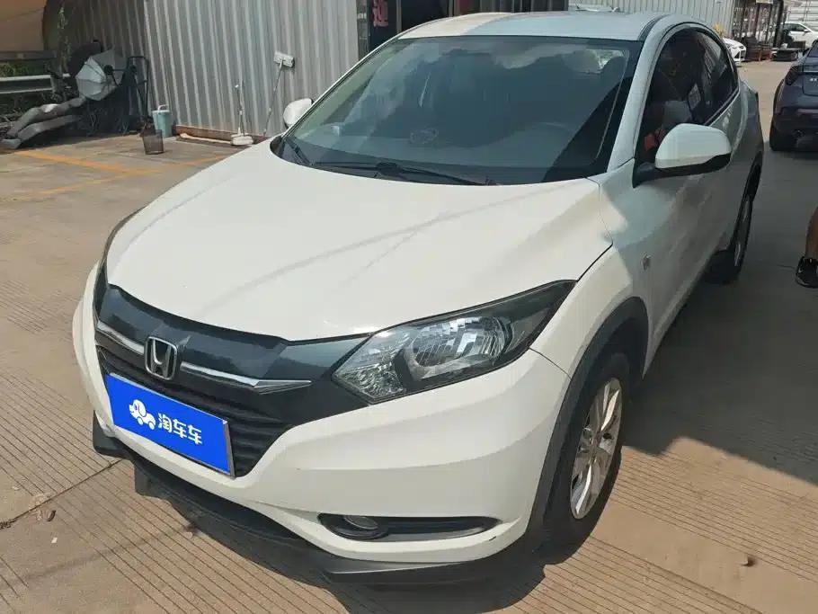 Vezel 2015 1.5L CVT 2WD Comfort Model — миниатюра 1