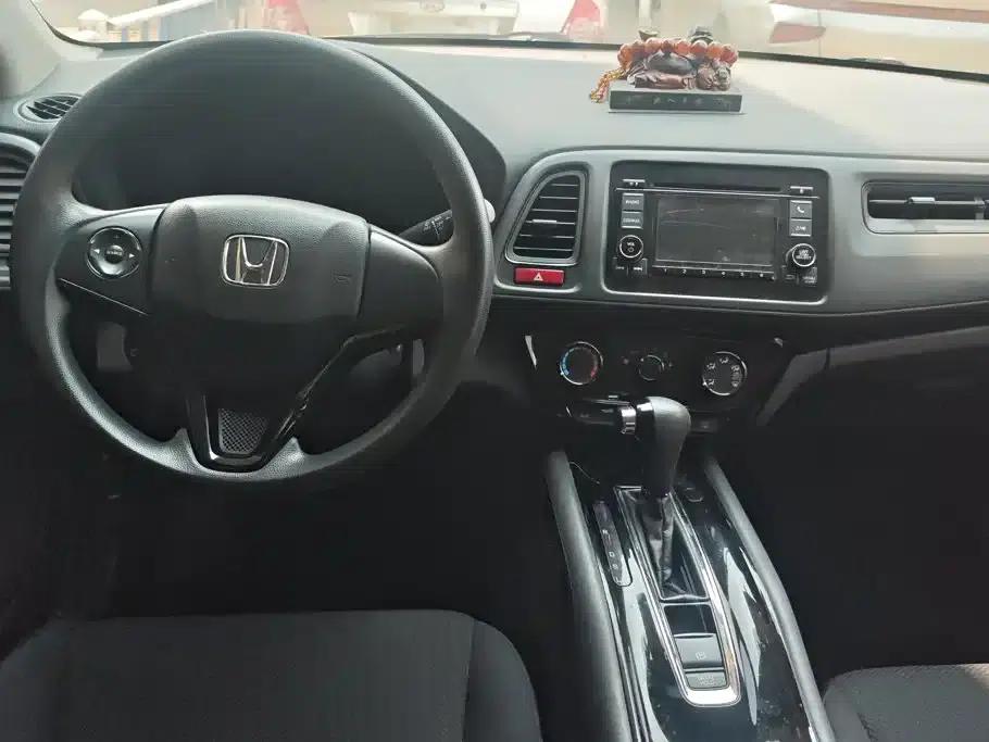 Vezel 2015 1.5L CVT 2WD Comfort Model — миниатюра 12