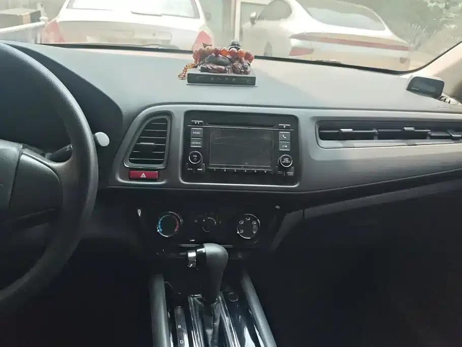 Vezel 2015 1.5L CVT 2WD Comfort Model — миниатюра 13