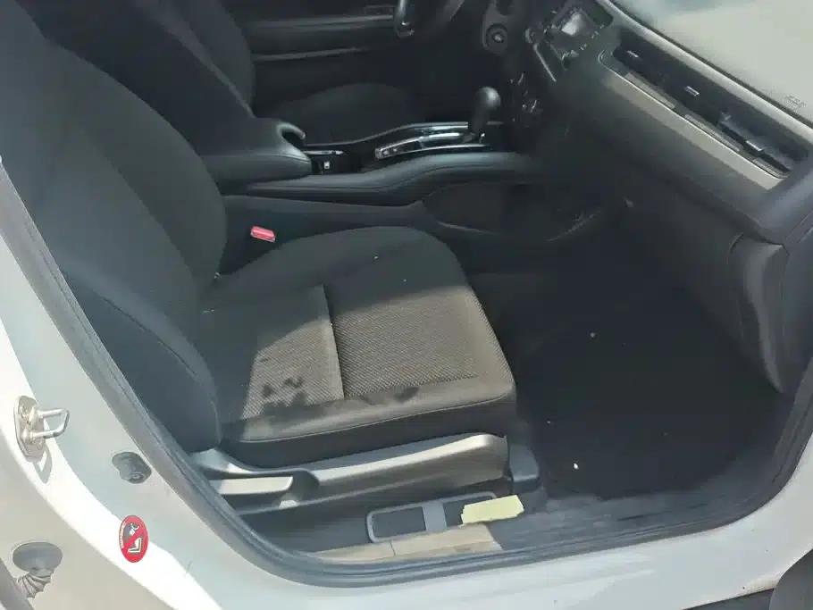 Vezel 2015 1.5L CVT 2WD Comfort Model — миниатюра 8