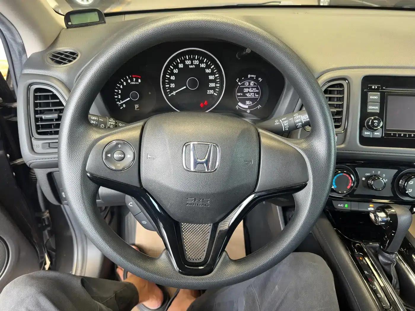 Vezel 2015 1.5L CVT 2WD Comfort Model — миниатюра 11