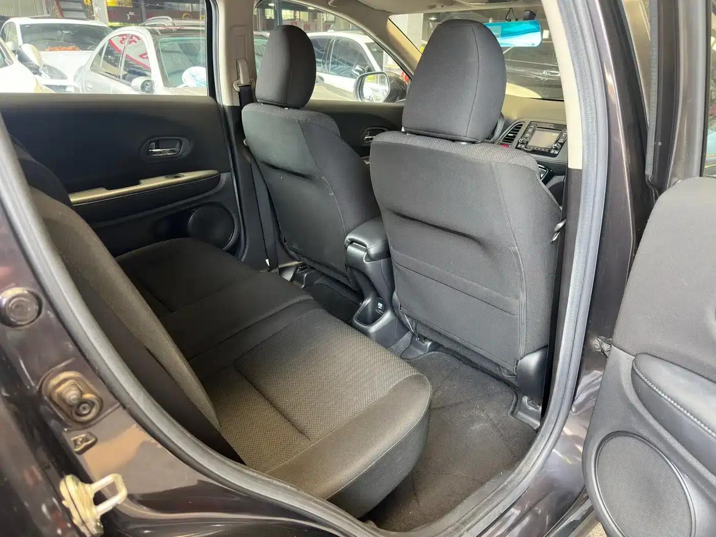 Vezel 2015 1.5L CVT 2WD Comfort Model — миниатюра 18