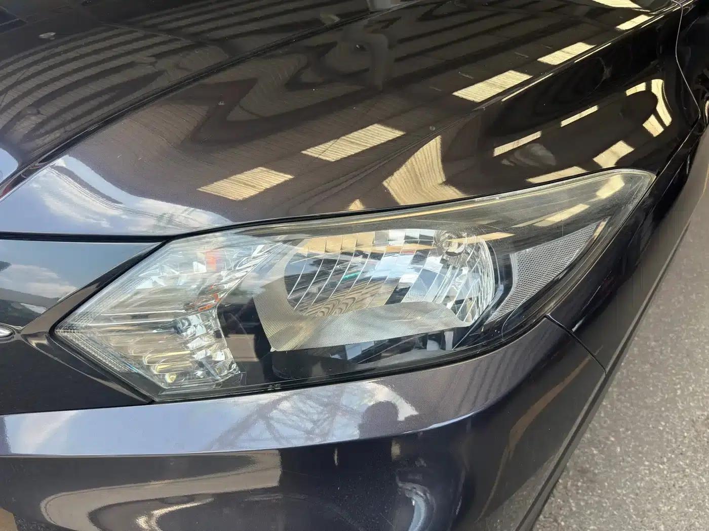 Vezel 2015 1.5L CVT 2WD Comfort Model — миниатюра 9
