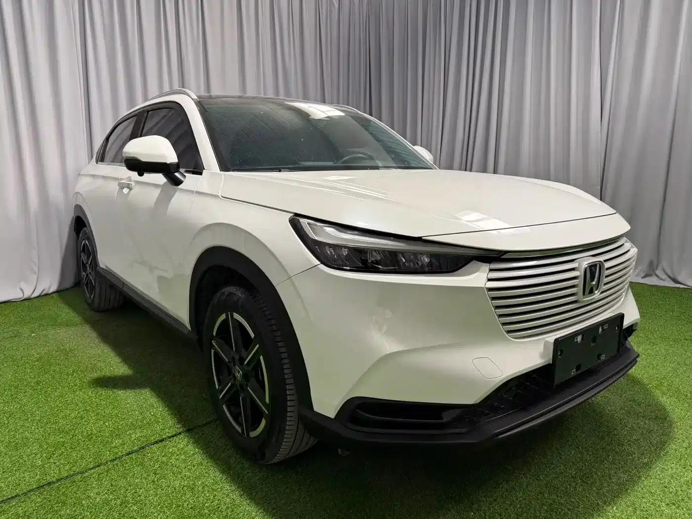 Vezel 2023 1.5L CVT Tech Edition — миниатюра 2