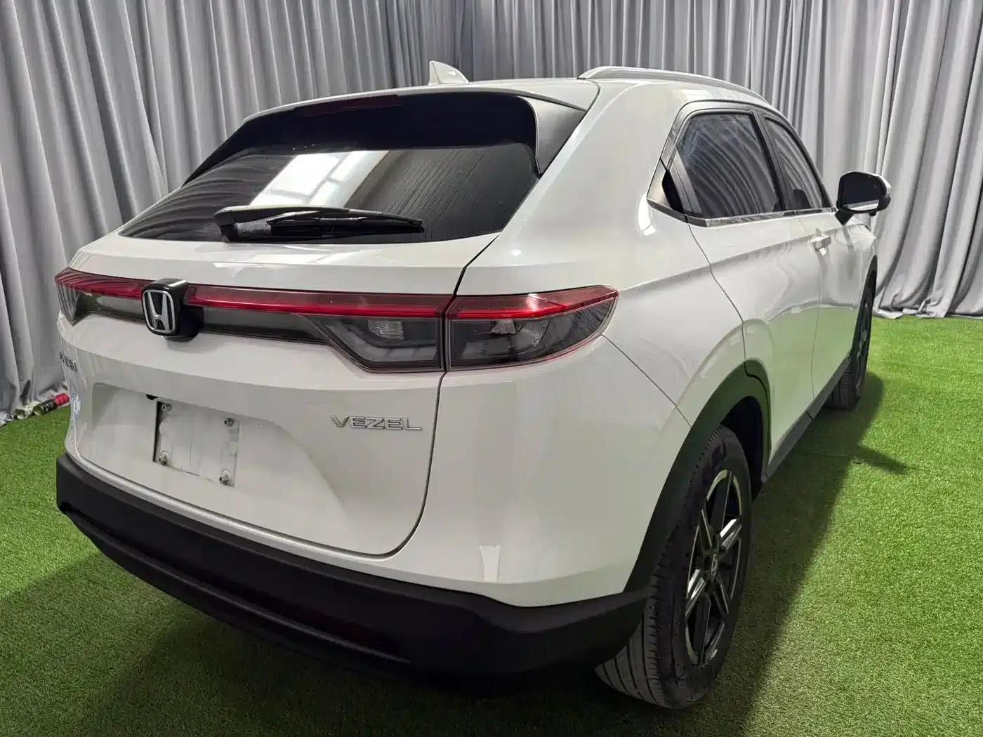 Vezel 2023 1.5L CVT Tech Edition — миниатюра 6