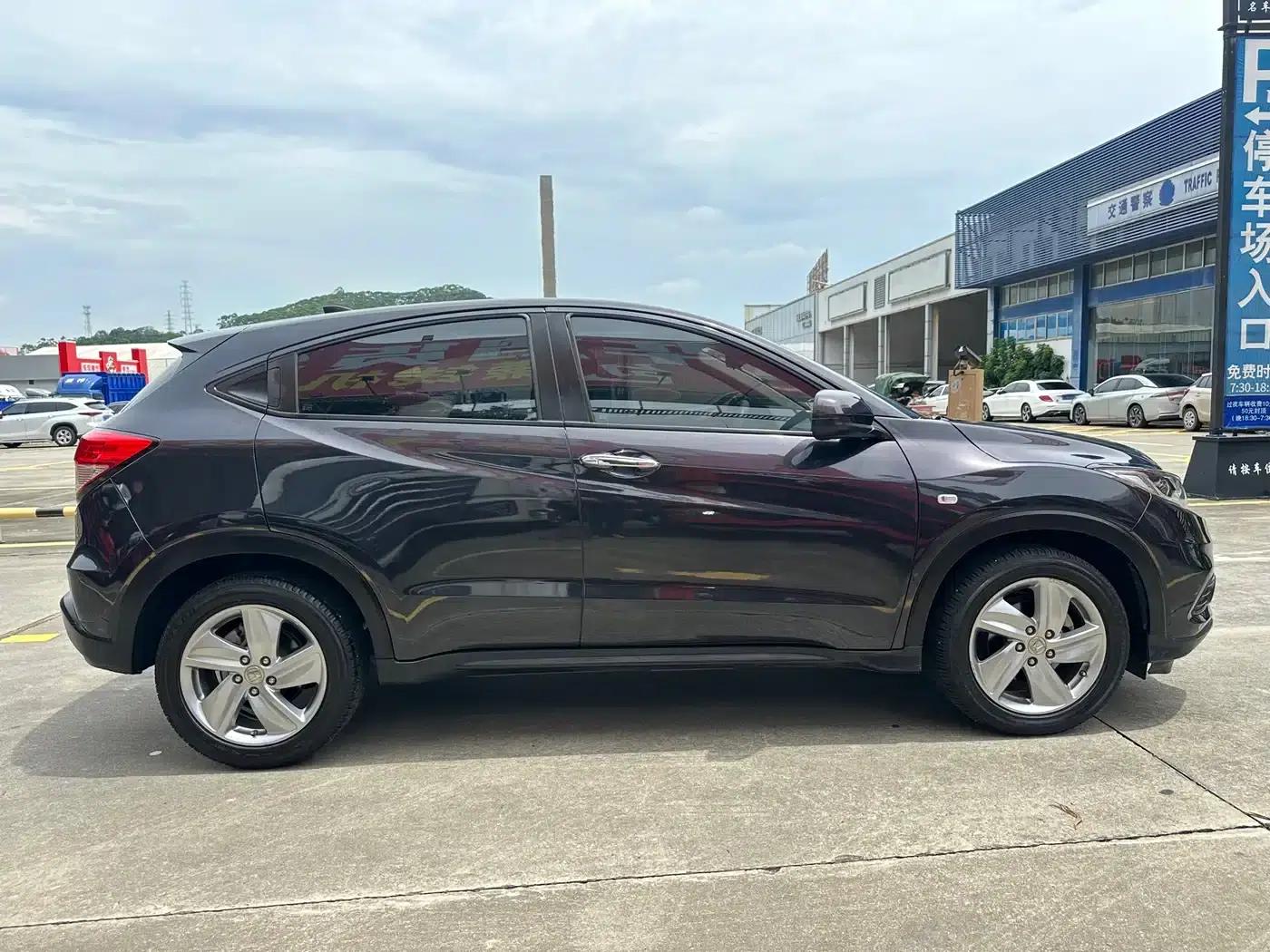 Vezel 2022 1.5L CVT Elite Smart Edition — миниатюра 11