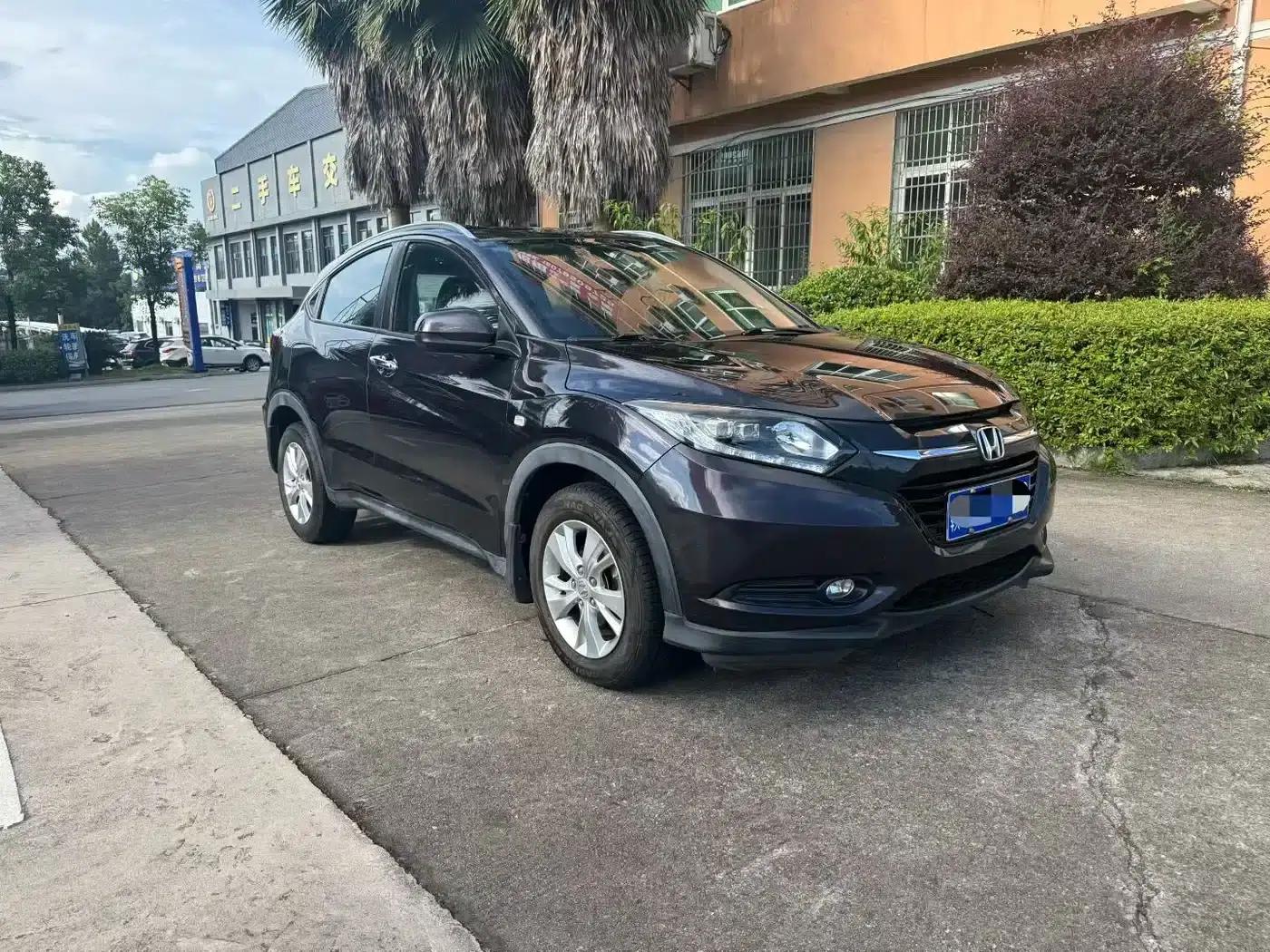 Vezel 2018 1.5L CVT 2WD Tech Elite — миниатюра 3
