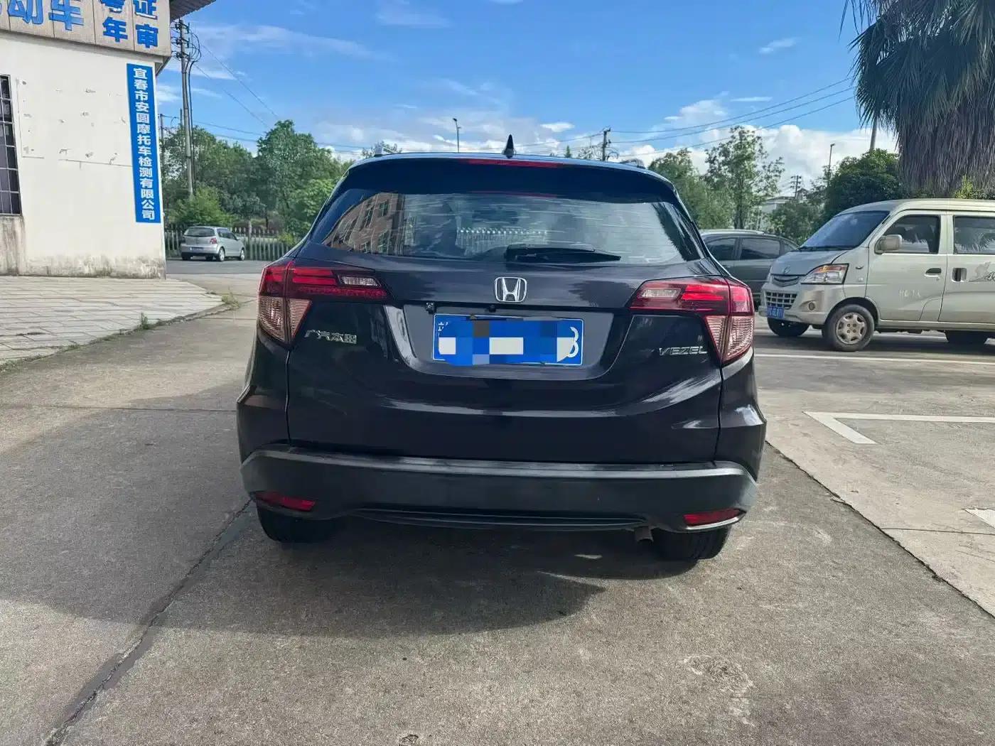 Vezel 2018 1.5L CVT 2WD Tech Elite — миниатюра 8