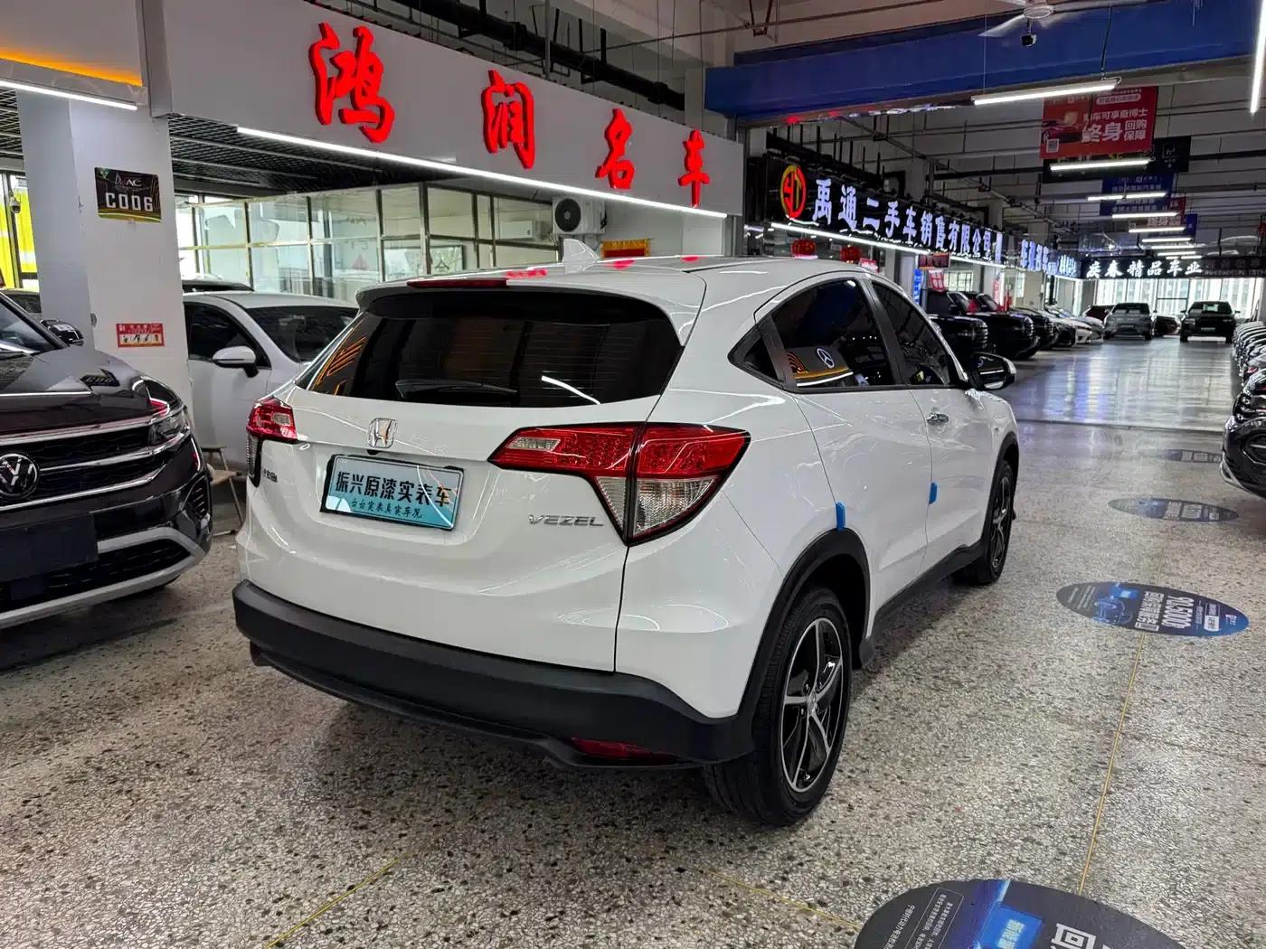 Vezel 2022 1.5L CVT Phantom Night Pioneer Edition — миниатюра 13
