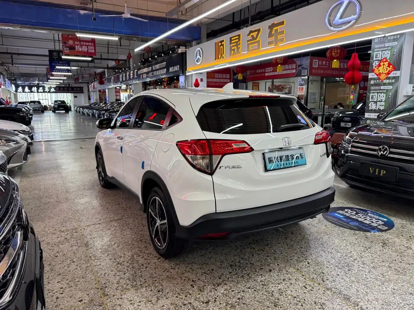 Vezel 2022 1.5L CVT Phantom Night Pioneer Edition — миниатюра 15
