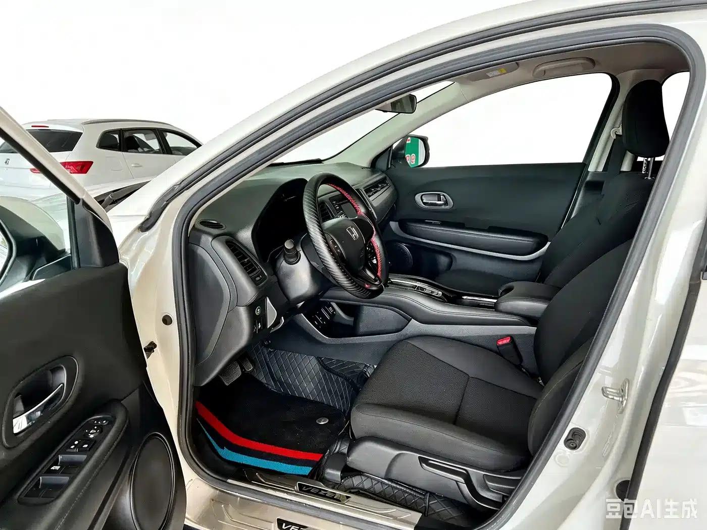 Vezel 2017 1.5L CVT 2WD Comfort Model — миниатюра 4
