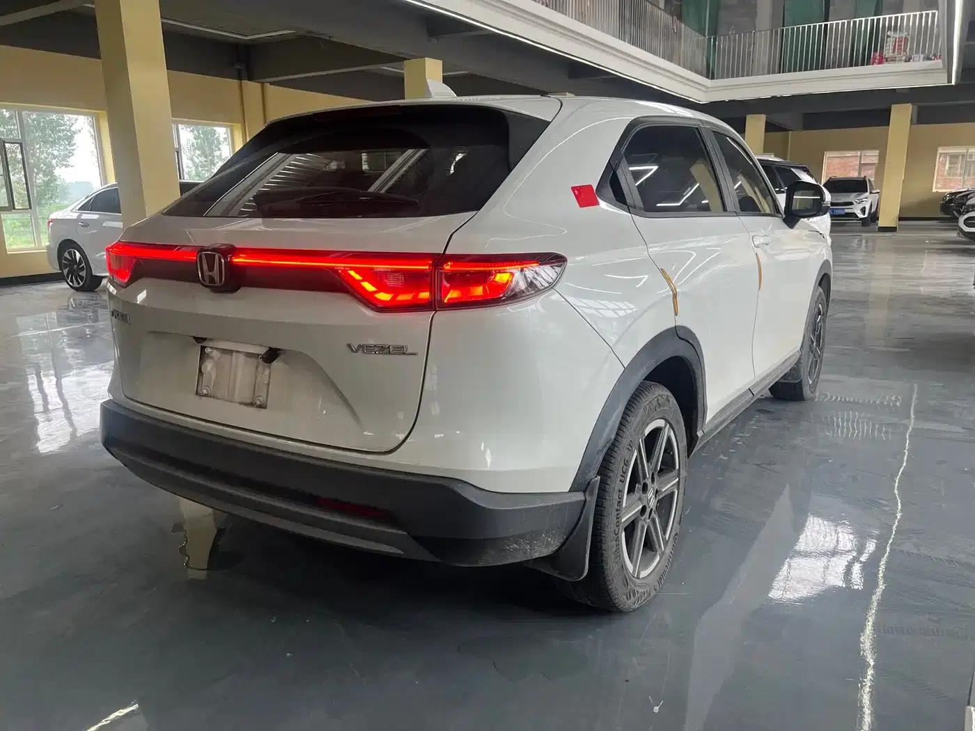 Vezel 2023 1.5L CVT Elite Edition — миниатюра 7