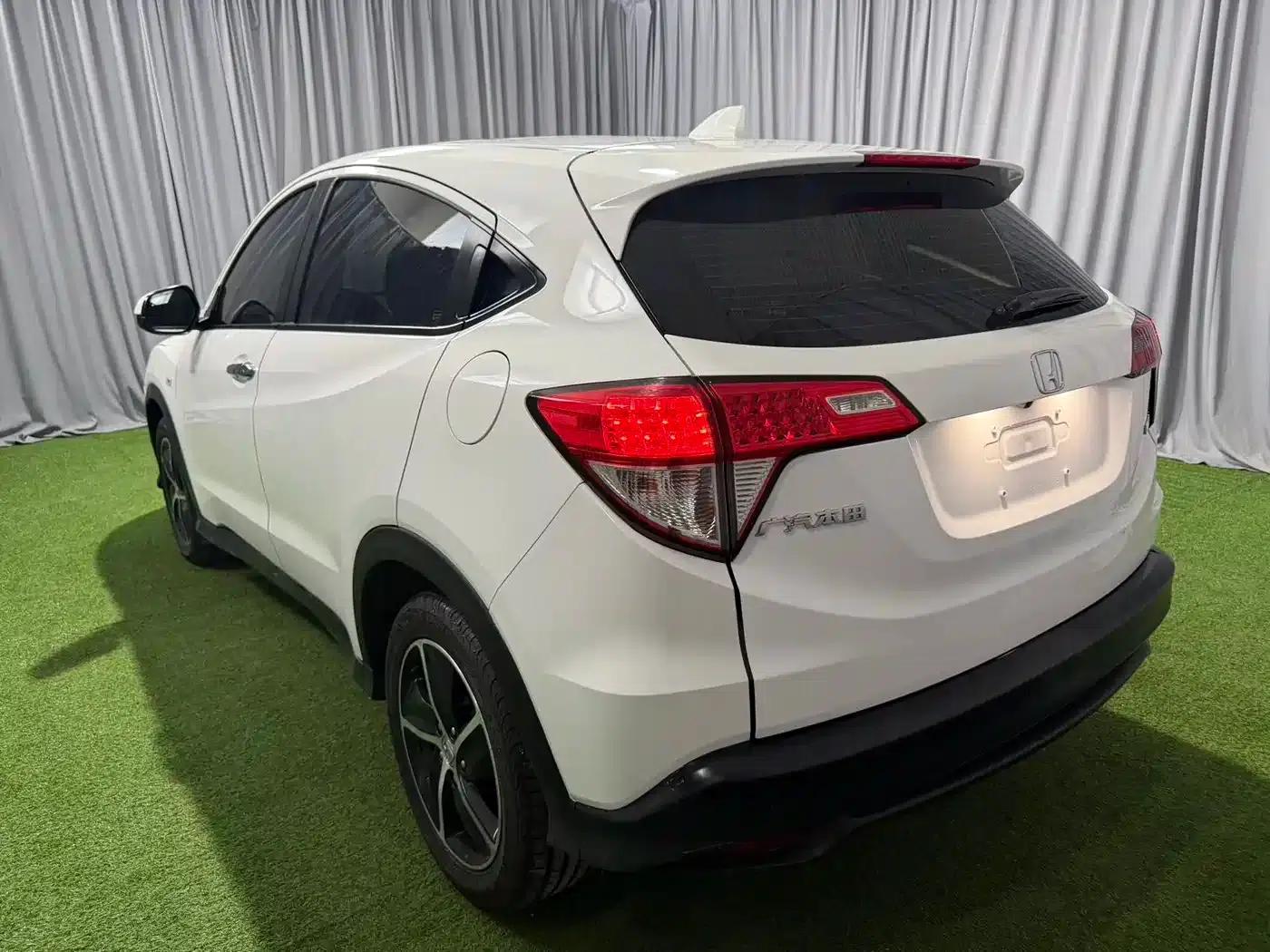 Vezel 2022 1.5L CVT Elite Smart Edition — миниатюра 6