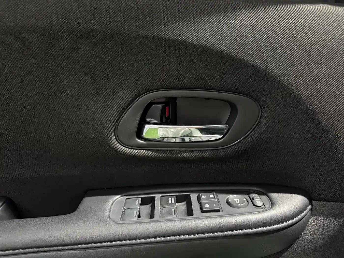 Vezel 2022 1.5L CVT Elite Smart Edition — миниатюра 7