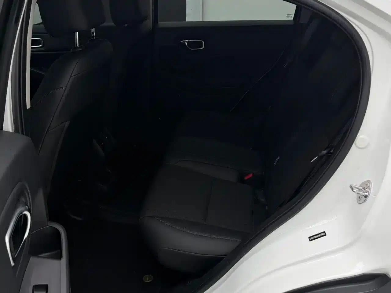 Vezel 2023 1.5L CVT Tech Edition — миниатюра 8