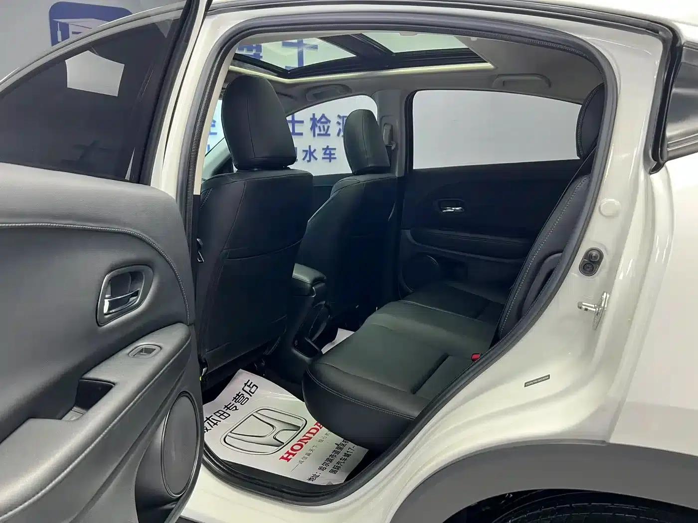 Vezel 2022 1.5L CVT Elite Smart Edition — миниатюра 8