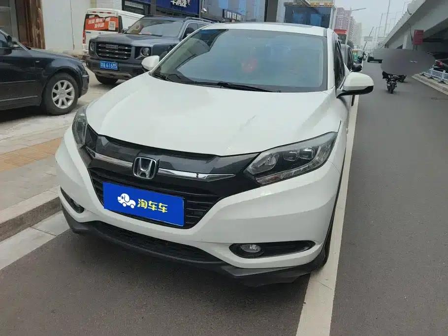 Vezel 2017 1.8L CVT 2WD Pioneer Edition — миниатюра 1