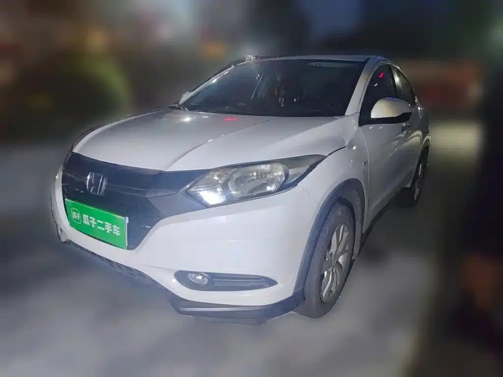 Vezel 2015 1.5L CVT 2WD Comfort Model — миниатюра 1