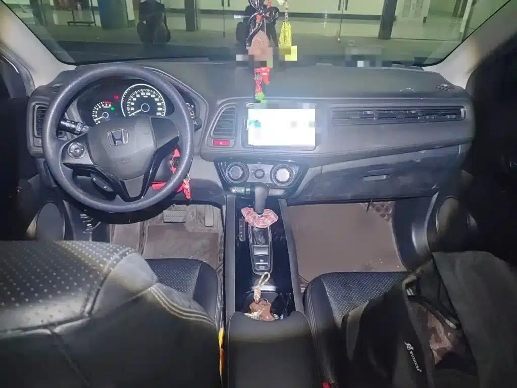 Vezel 2015 1.5L CVT 2WD Comfort Model — миниатюра 13