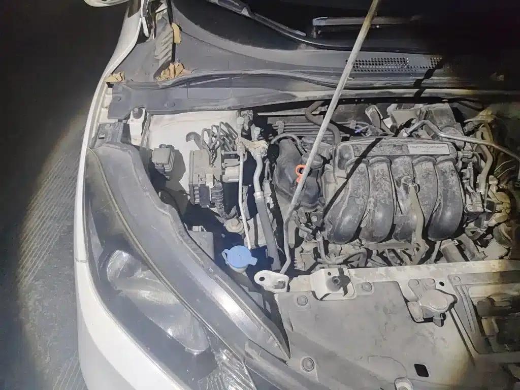 Vezel 2015 1.5L CVT 2WD Comfort Model — миниатюра 21