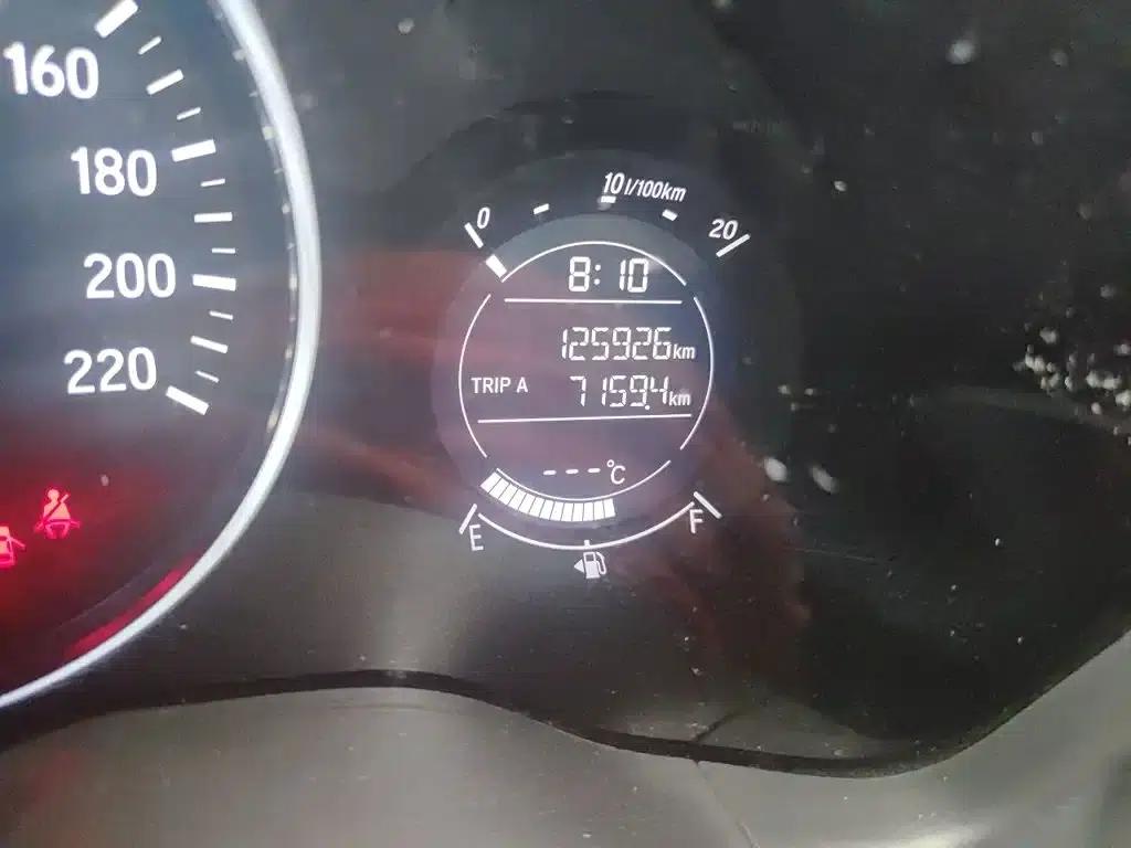 Vezel 2015 1.5L CVT 2WD Comfort Model — миниатюра 5