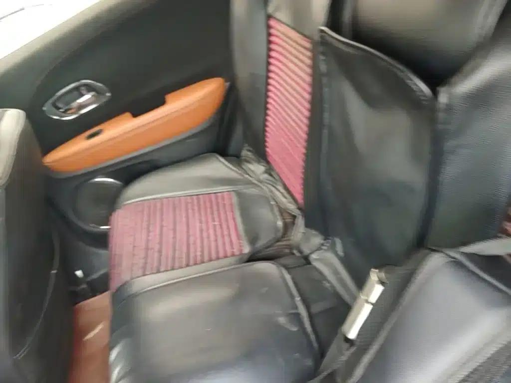 Vezel 2015 1.8L CVT 2WD Luxury — миниатюра 17