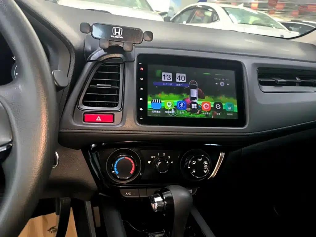 Vezel 2015 1.5L CVT 2WD Comfort Model — миниатюра 13