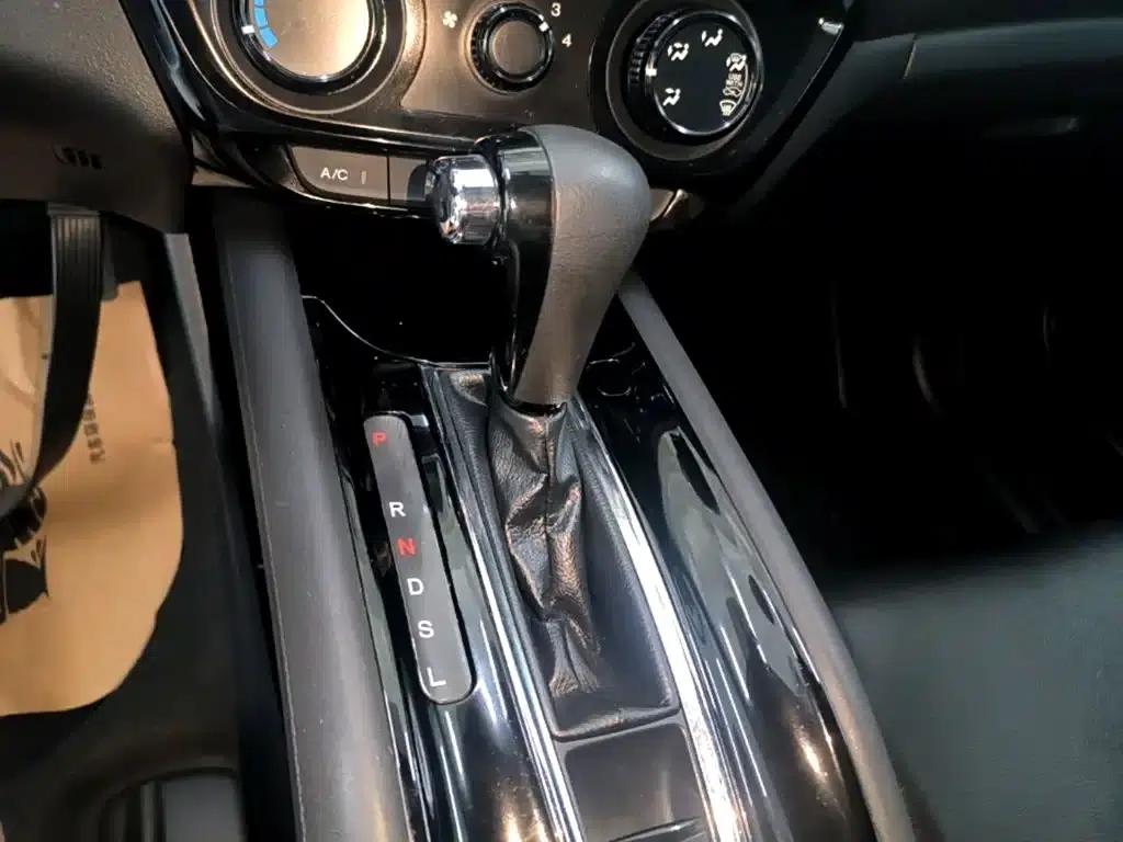 Vezel 2015 1.5L CVT 2WD Comfort Model — миниатюра 14