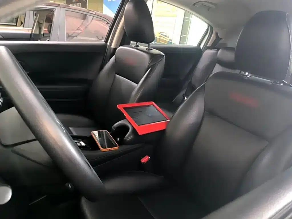 Vezel 2015 1.5L CVT 2WD Comfort Model — миниатюра 15