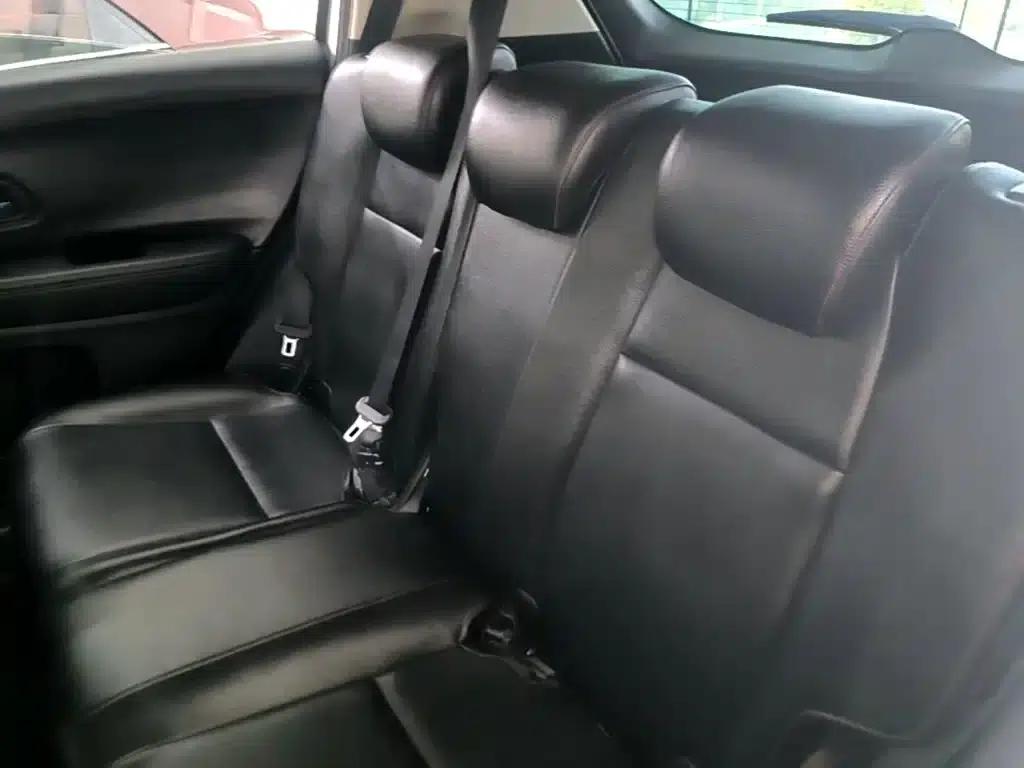 Vezel 2015 1.5L CVT 2WD Comfort Model — миниатюра 17