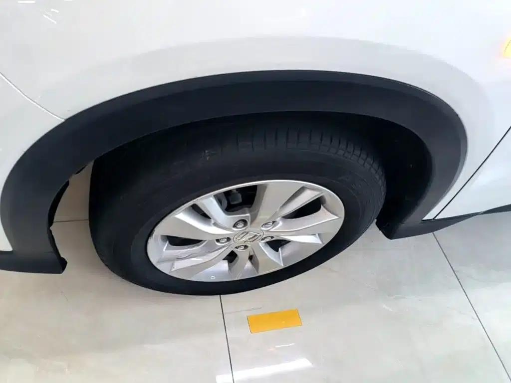 Vezel 2015 1.5L CVT 2WD Comfort Model — миниатюра 23