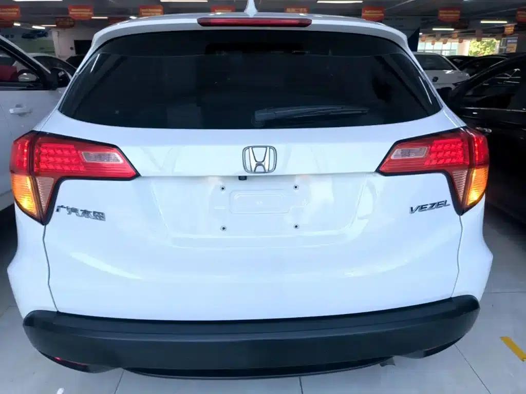 Vezel 2015 1.5L CVT 2WD Comfort Model — миниатюра 6