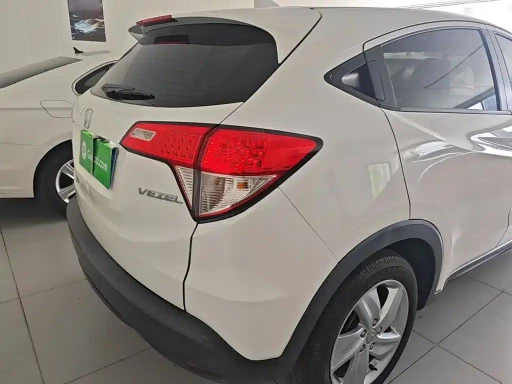 Vezel 2020 1.5L CVT Elite Edition — миниатюра 8