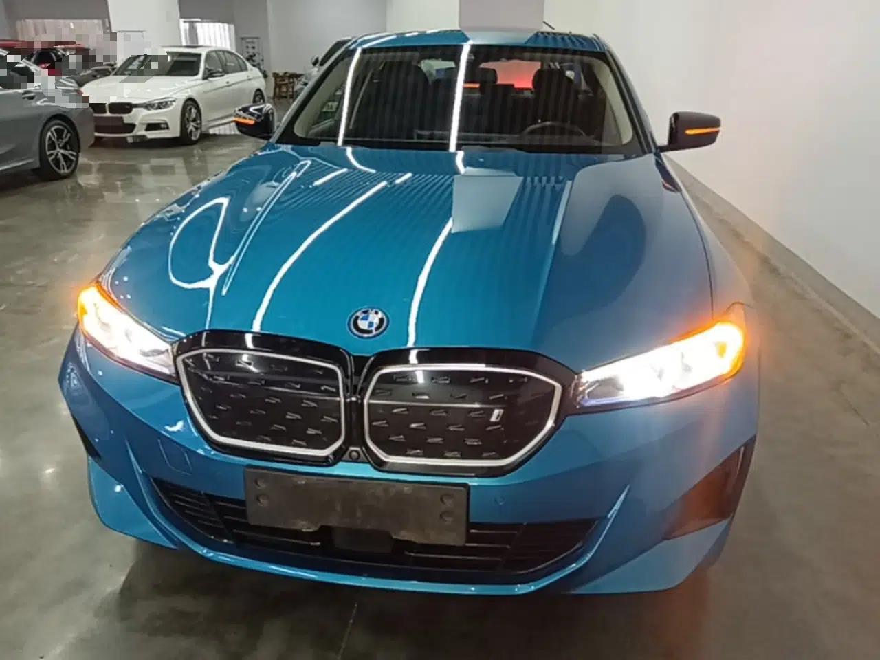 BMW i3 2023 eDrive 40 L Midnight Sports Package — миниатюра 2