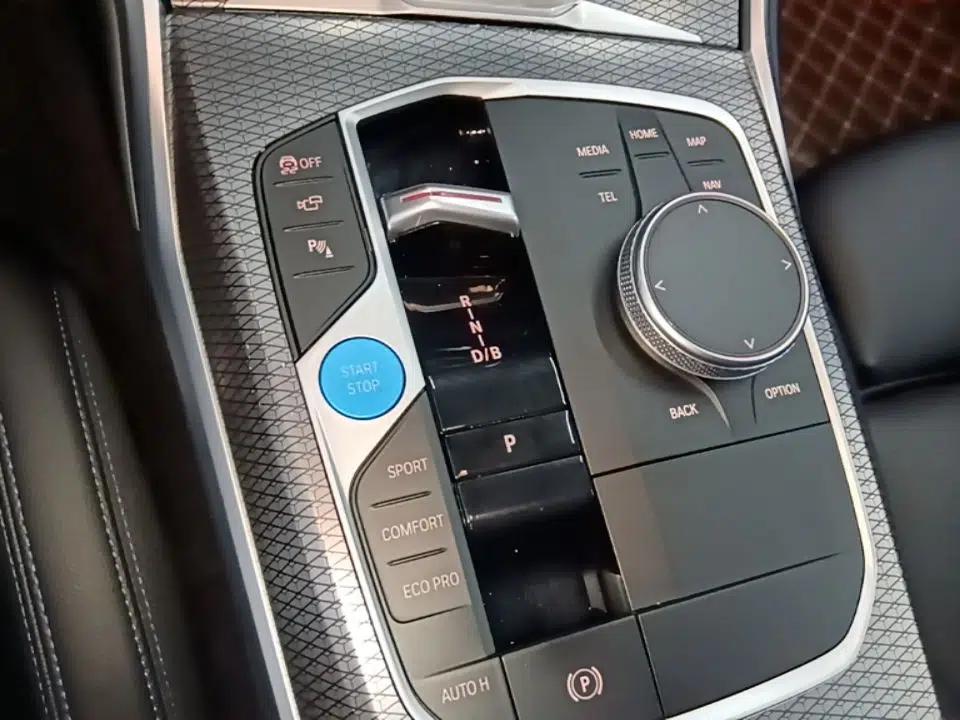 BMW i3 2023 eDrive 40 L Midnight Sports Package — миниатюра 21