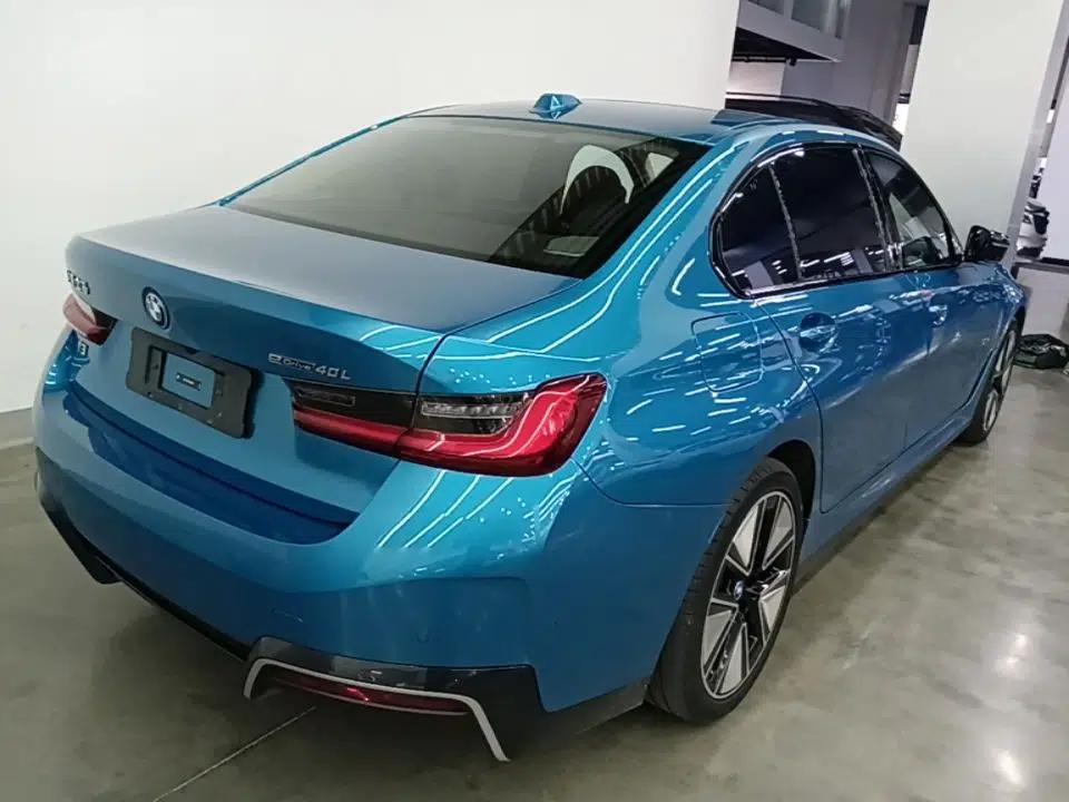 BMW i3 2023 eDrive 40 L Midnight Sports Package — миниатюра 6