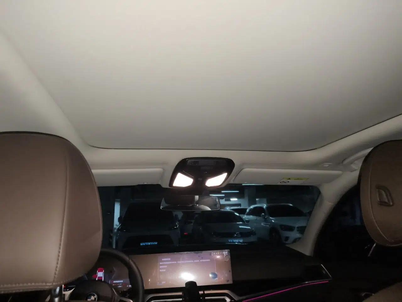BMW i3 2024 eDrive 40 L Midnight Edition — миниатюра 18