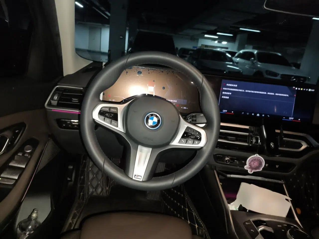 BMW i3 2024 eDrive 40 L Midnight Edition — миниатюра 10